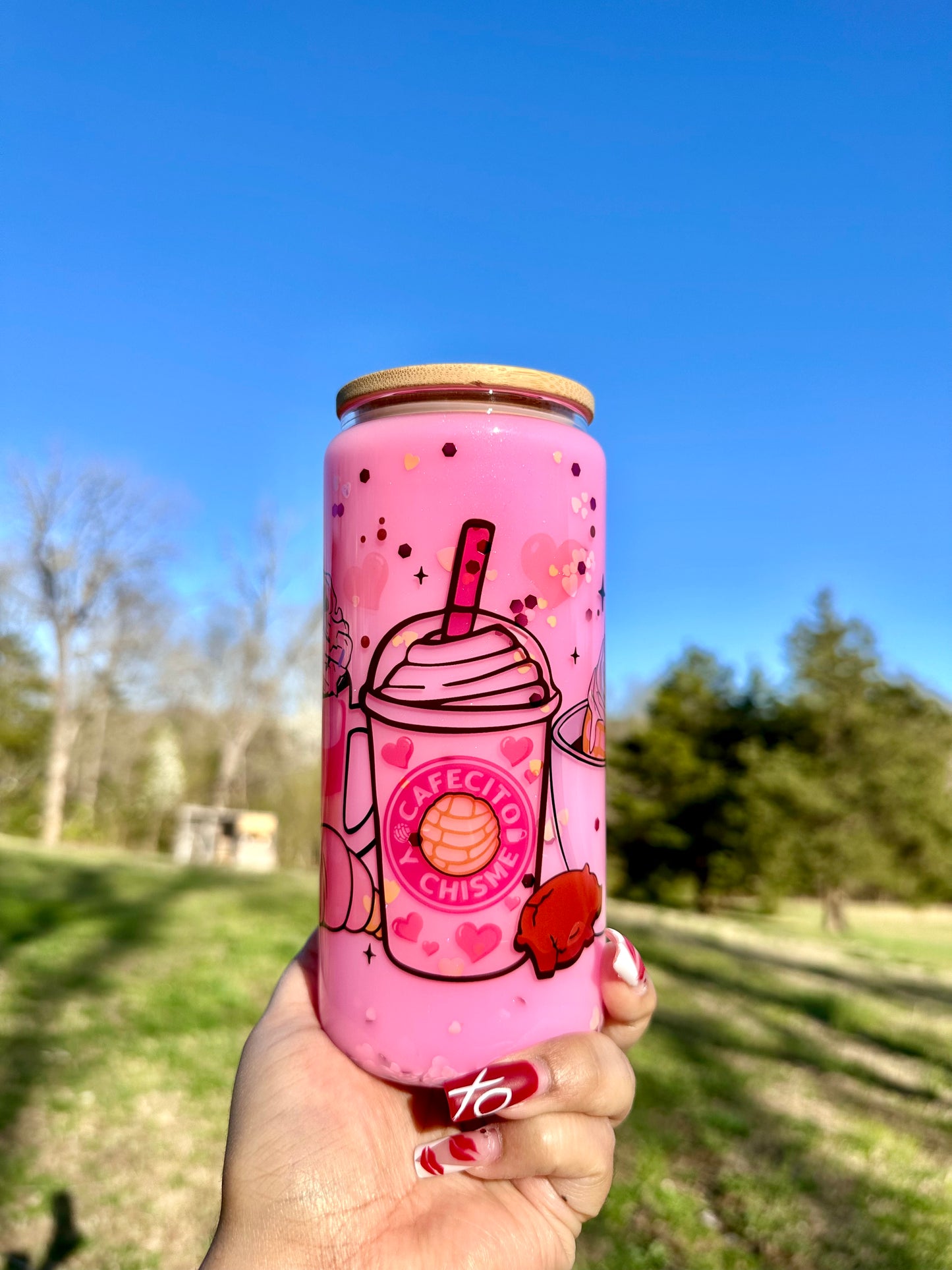 Pink of Cafecito Y Chisme Snowglobe Glass Cup, 16oz Glass Cup